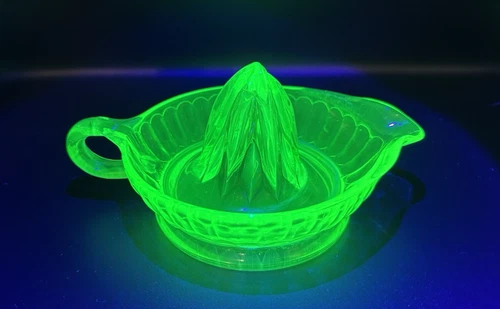 Vintage Anchor Hocking Green Uranium Vaseline Glass Reamer Juicer