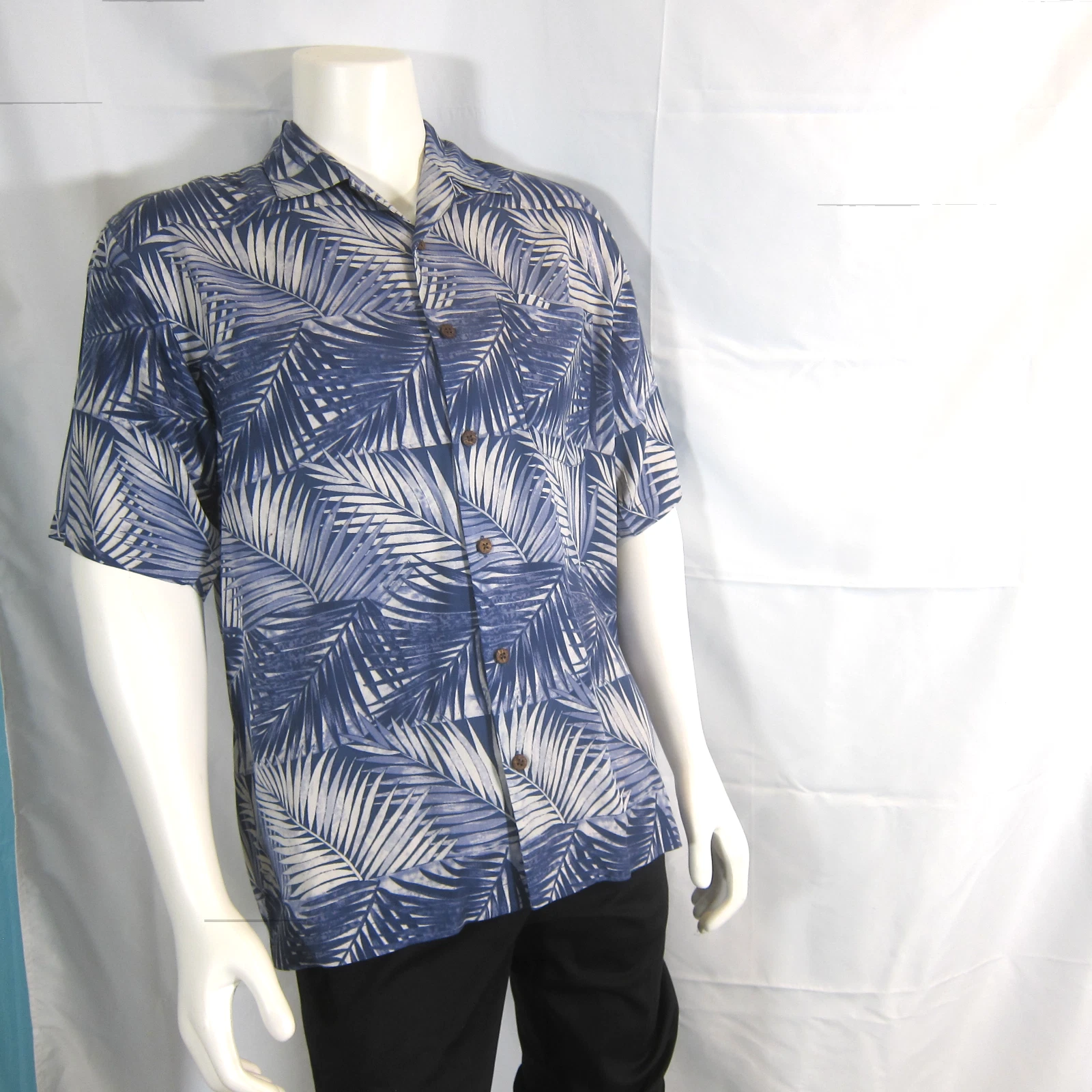 Tommy Bahama Shirt Mens Medium Silk Hawaiian Palm Floral Button Up Camp Casual