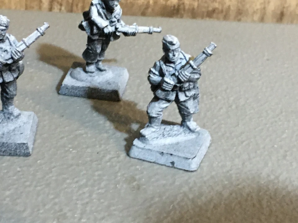 A30869 MINIATURAS METÁLICAS DESCONOCIDAS SOLDADOS INFANTERÍA SEGUNDA GUERRA MUNDIAL? Primera Guerra Mundial? JUEGOS DE GUERRA DE MESA Foto 2 de 4