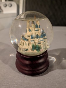 Disney Cinderella Castle Snowglobe Windup Musicbox When You Wish Upon A Star