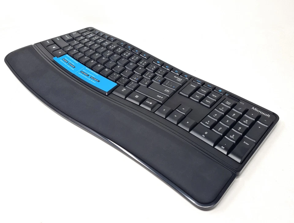 Microsoft Sculpt Comfort Wireless Keyboard- QWERTY Hungarian Layout - V4S-00019 - Image 2 of 4