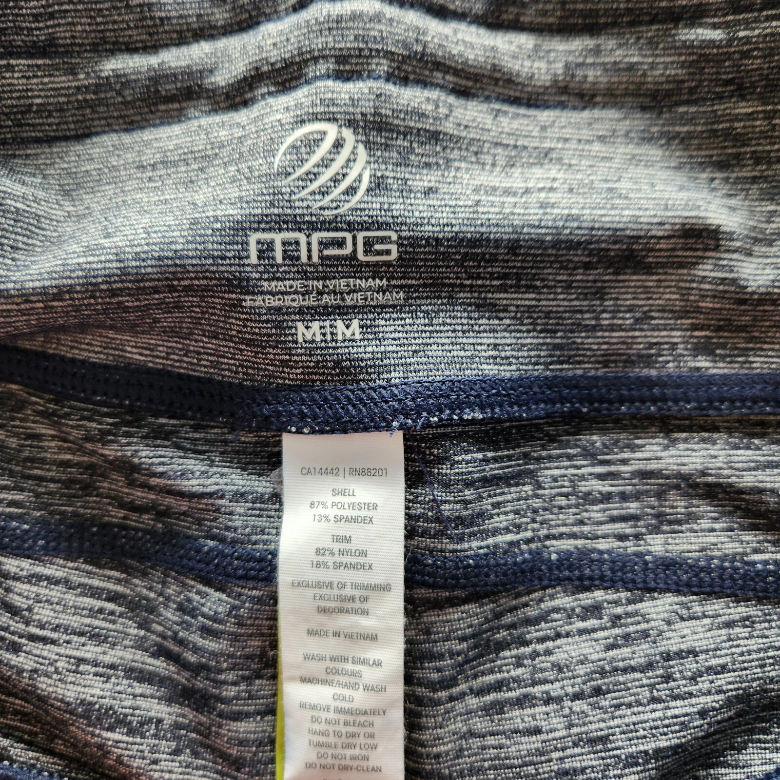 mpg medium capri leggings