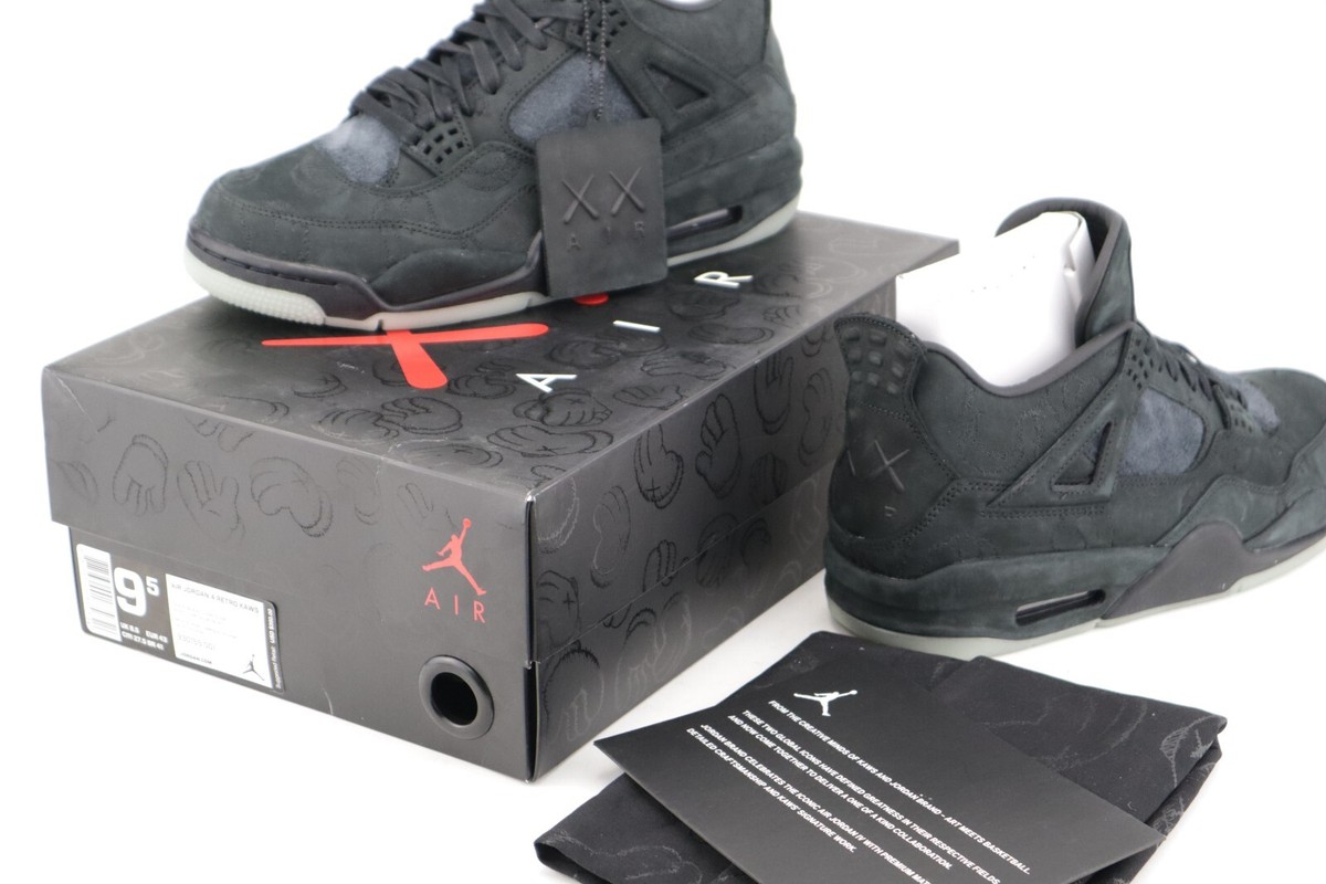 Nike Air Jordan 4 Retro x KAWS Black 930155 001 Size 9.5 Nike Air Jordan 4 Retro x KAWS Black 930155 001 Size 9.5