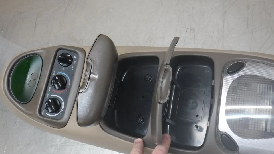 Mapa de consola techo superior Ford Excursion marrón claro tostado Foto 4 de 4