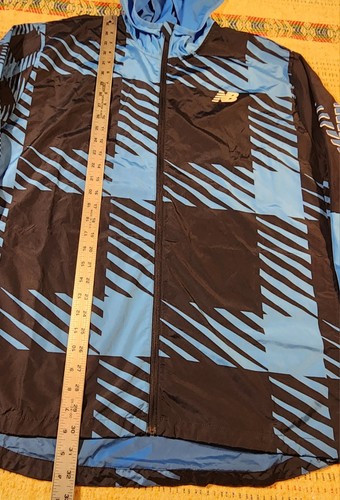 Chaqueta cortavientos New Balance para hombre estampada vuelo rápido azul marino gimnasio entrenamiento XL - Imagen 4 de 9