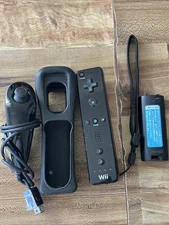 Official OEM Nintendo Wii Remote Black with Nunchuck and Sleeve RVL-003 Tested