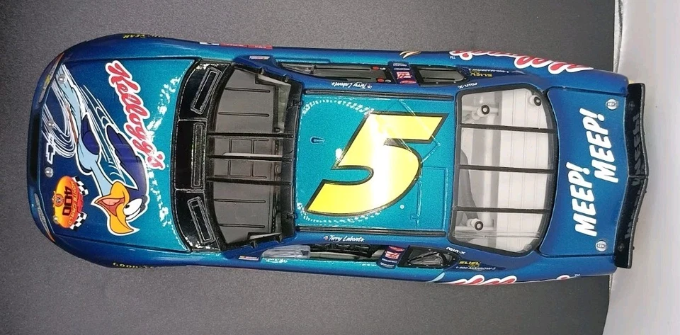 Coche Terry Labonte 2001 edición limitada Looney Tunes NASCAR 1:24 Foto 4 de 4