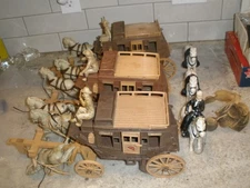 VINTAGE IDEAL ROY ROGERS FIX IT STAGECOACH LOT OF 3 WITH HORSES RIDERS