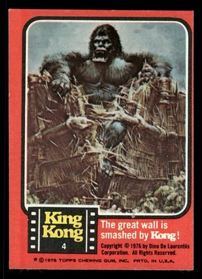 1976 Topps King Kong #4 The great wall is smashed by Kong!