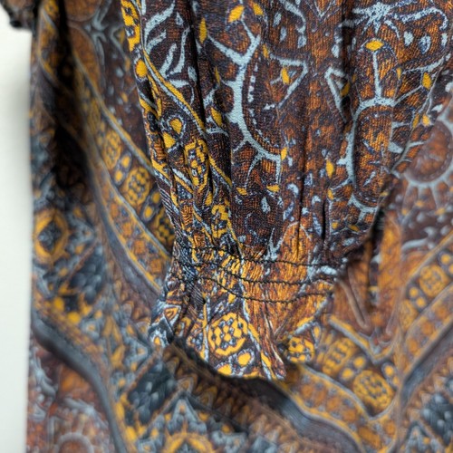Free People top donna taglia XS Little Runaway marrone medaglione geometrico con volant - Foto 6 di 10