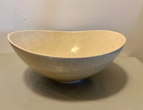 Vintage Red Wing Futura Speckled Large Serving Salad Bowl Fleck - Tan Beige - NR