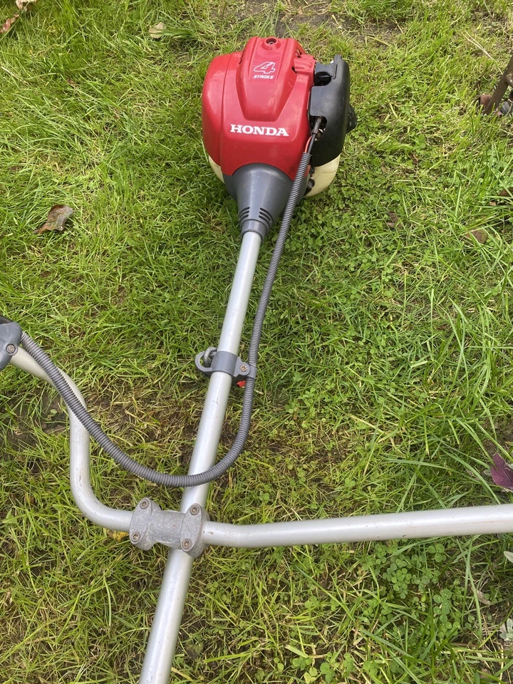 Honda UMK 425E GX 25 Four Stroke Petrol Twin Handle Straight Shaft Strimmer.  - Image 3 of 4