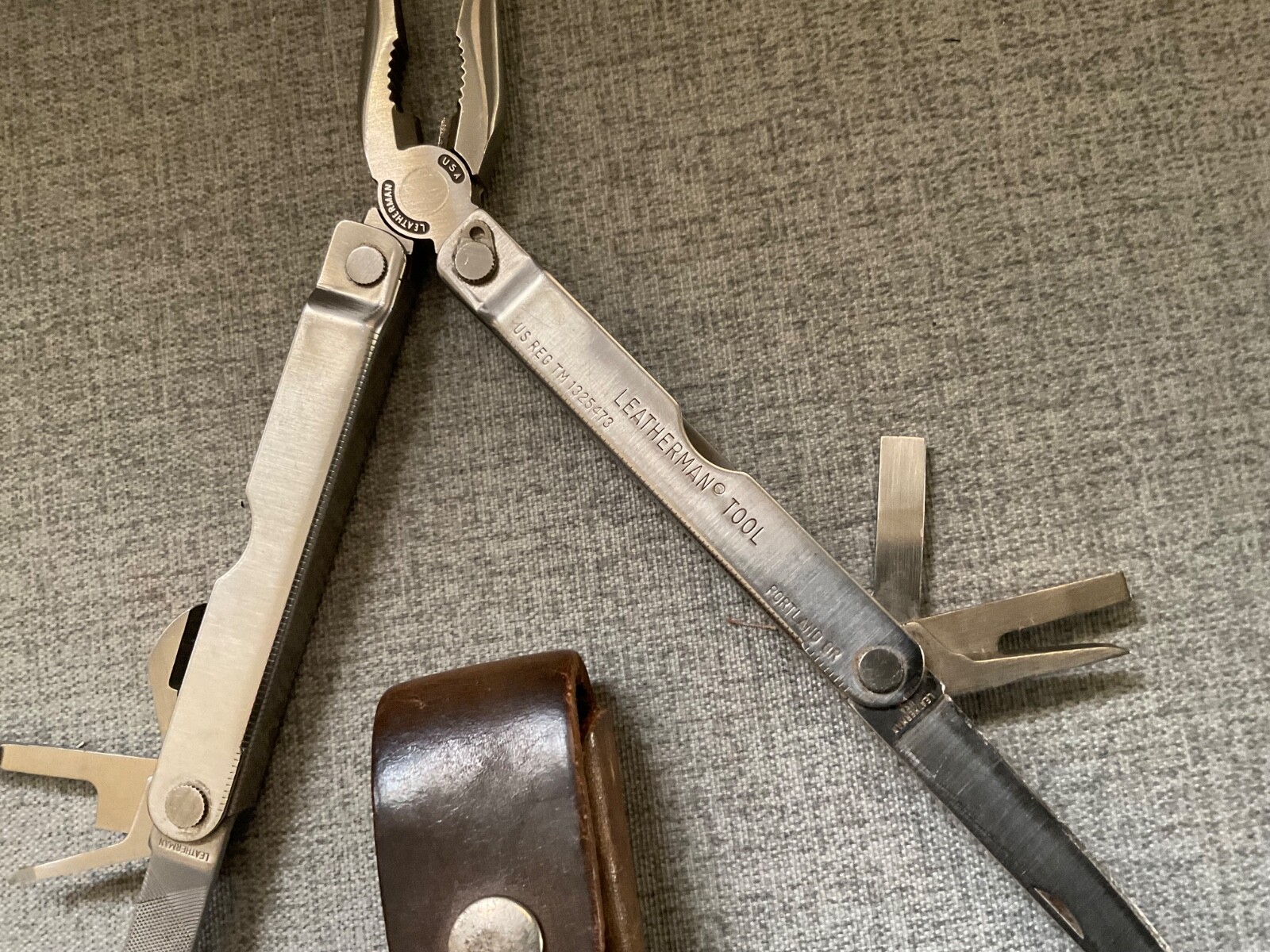 Vintage Leatherman Super Tool With Leather Sheath lot3