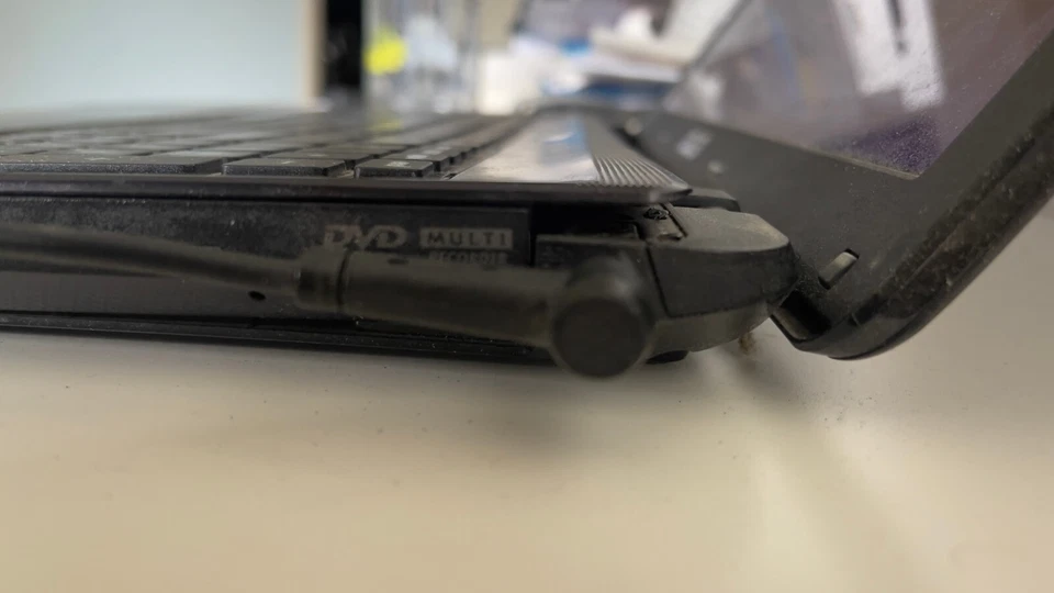 ASUS Laptop A8 AMD VISION - Image 4 of 4