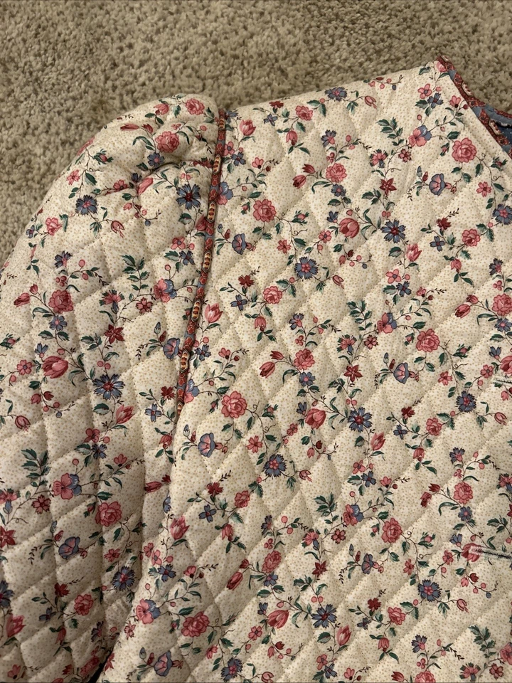 Chaqueta Vera Bradley Acolchada Floral Vintage Acolchada Hombros Talla Mediana Foto 3 de 4