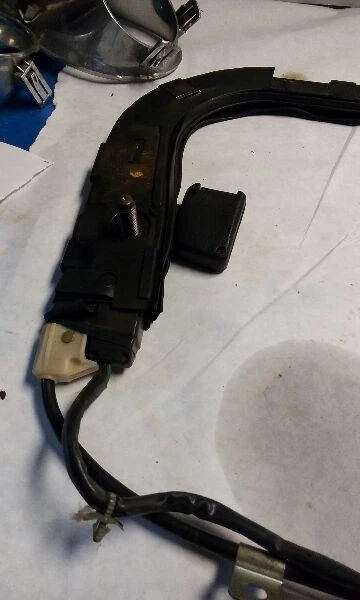 1988 Nissan Maxima Right Passenger Front Seat Belts Power - Image 3 of 4