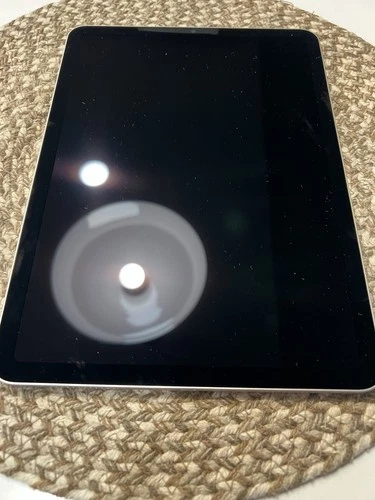 Apple iPad Air 5th Gen. 64GB, Wi-Fi As-Is Please read