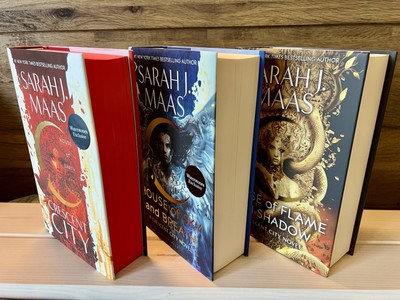 House of Earth & Blood Crescent City 1-3 Waterstones Exclusive Set Sprayed Edges