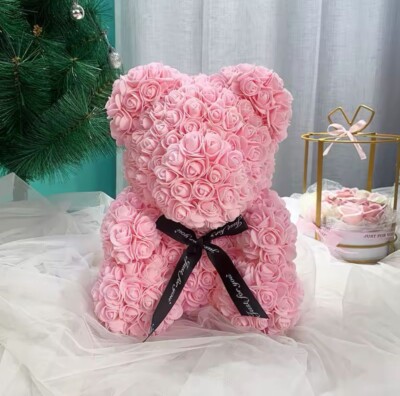 Teddybär aus künstlichen Rosen - hellrosa süß - romantisches Geschenk - 25 cm