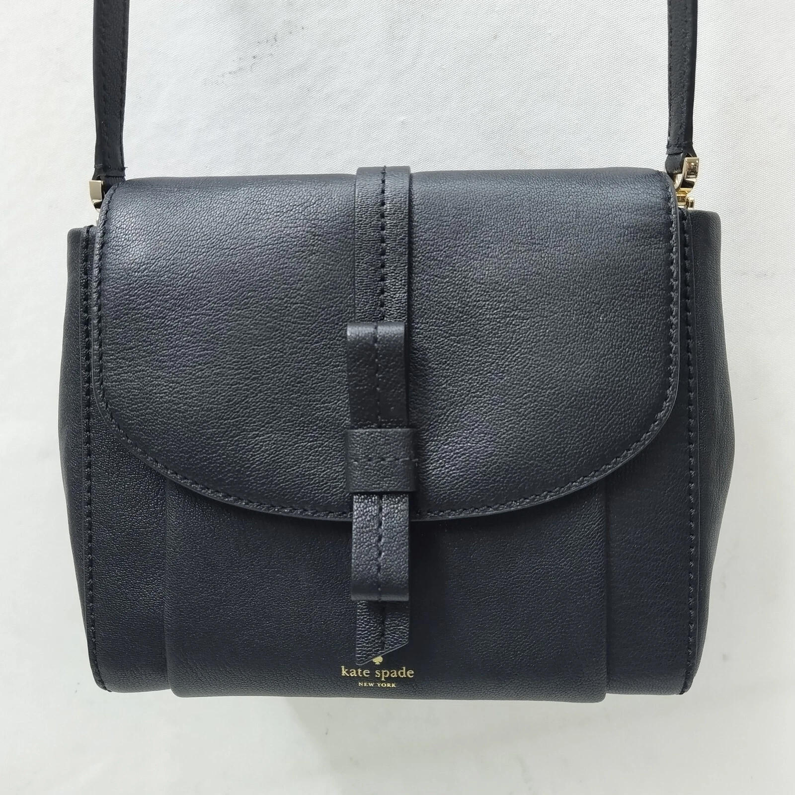 Borsa a tracolla Kate Spade New York in pelle nera con chiusura con patta