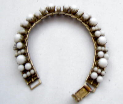 QUALITY 1ST ½ 20TH C. DECO MILK GLASS BEAD GEOMETRICALLY PATTERNED BRACELET 7 L: