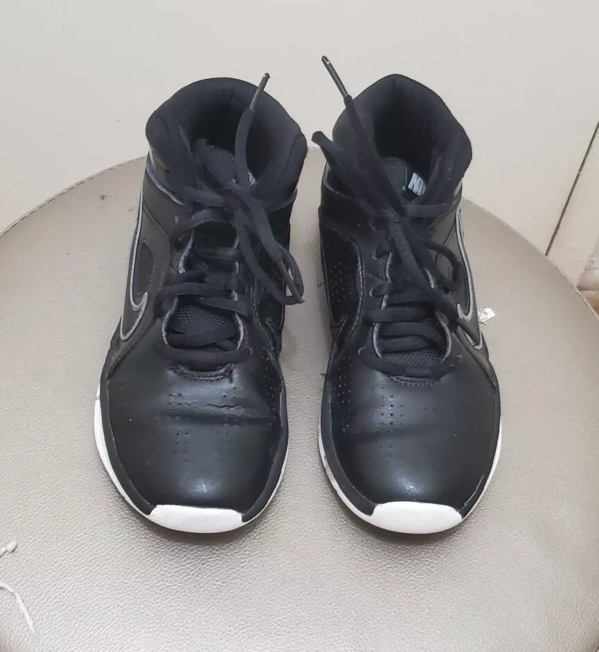 Boys nike shoes size best sale 2.5