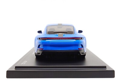 Minichamps 1:18 Porsche 911 GT3 Touring (992) in Shark Blue