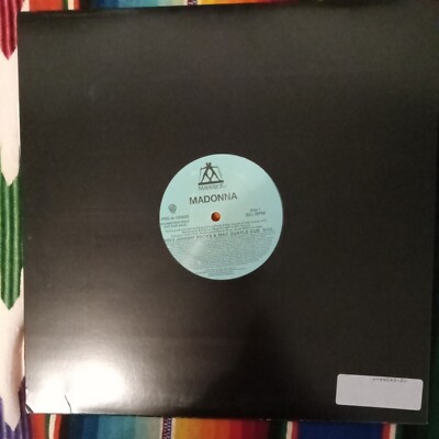 MADONNA  GHV2  JOHNNY ROCKS & MAC QUAYLE CLUB MIX 2001 MAVERICK 12''SINGLE (195)