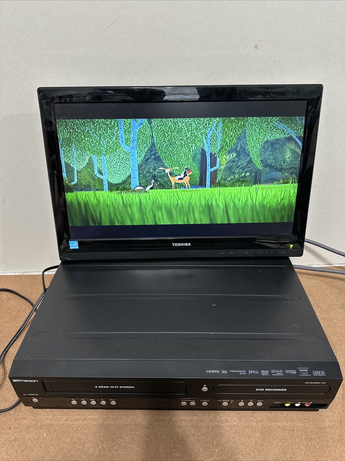 EMERSON ZV427EM5 VCR VHS DVD Dubbing Recorder Combo Player W/ Remote