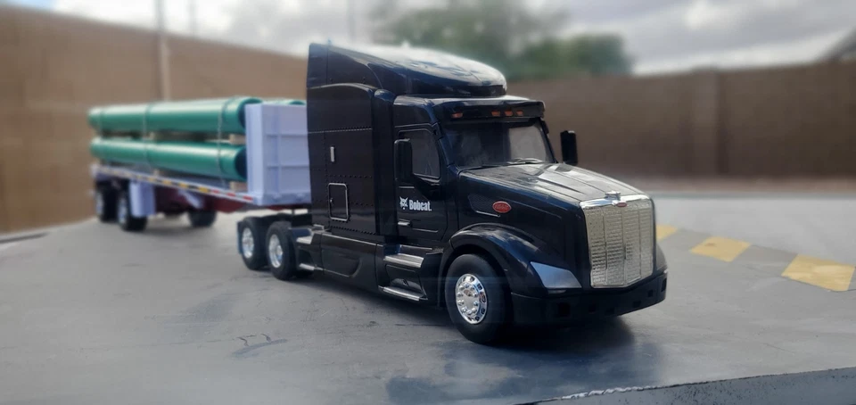 1/32 ERTL PETERBILT 579  SEMI TRACTOR, WITH NEW RAY TRAILER (CUSTOM) - Image 3 of 4