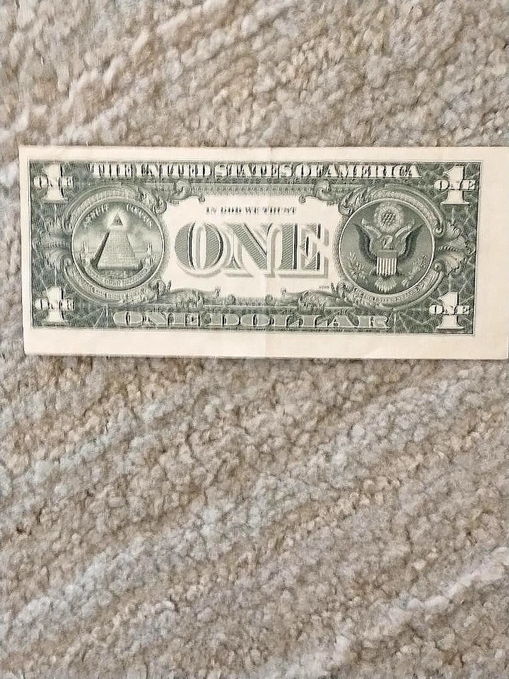 1977 $1 FRN XF+ DISTINCT FAULTY ALIGNMENT ERROR - Image 2 of 2