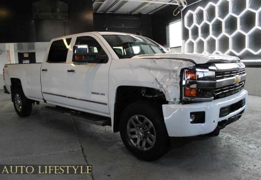 2016 Chevrolet Silverado 3500HD LTZ - Image 4 of 4