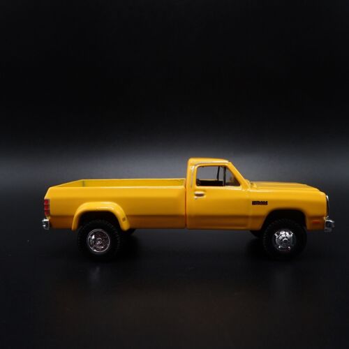 Dodge Ram D350 1982 82 camioneta pickup doble escala 1/64 diorama coche modelo diecast - Imagen 3 de 7