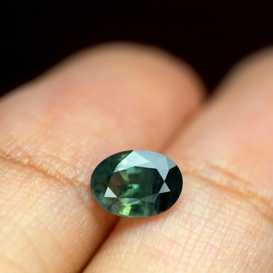 Awesome Certified 0.98ct Natural Teal Sapphire Madagascar Oval 6.6x4.9 mm  - Image 3 of 4