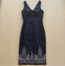 Express Black Stretch Sleeveless Cream Embroidered Stitch Dress 7 8 V Neck Y2K