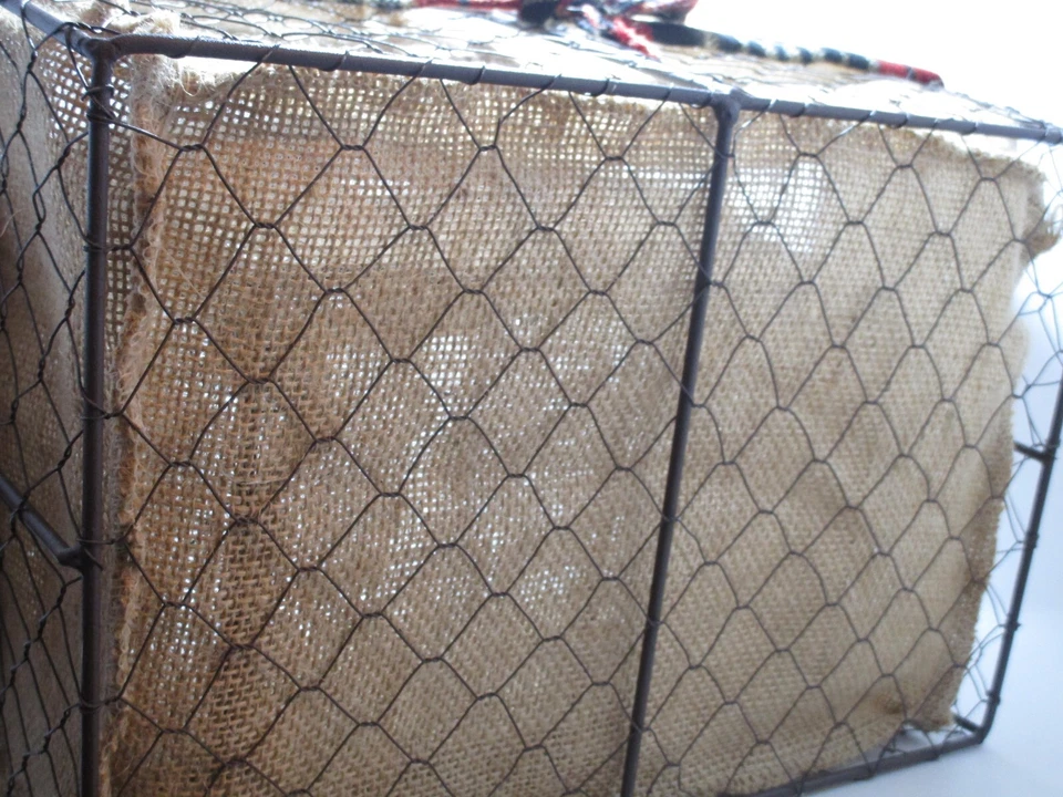 Set of 2 Chicken Wire Baskets 13"x9" and 10"x6.5" - Image 3 of 4