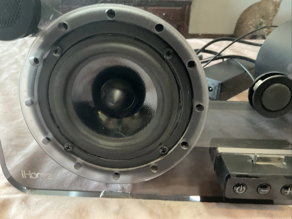 iHome Audio Docks and Speakers for Mobile Phones - Image 2 of 4