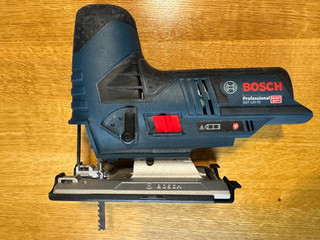 Bosch GST 12V 70 Professional Akku Stichsäge Solo ohne Akku – Top Zustand