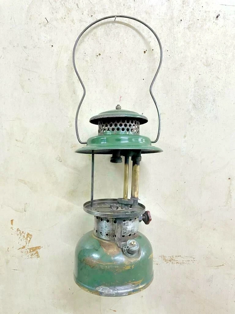 OLD VINTAGE AMERICAN GAS MACHINE CO. NO.1973 184 LANTERN LAMP MADE IN U.S.A