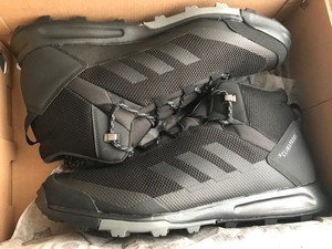 terrex tivid mid climaproof