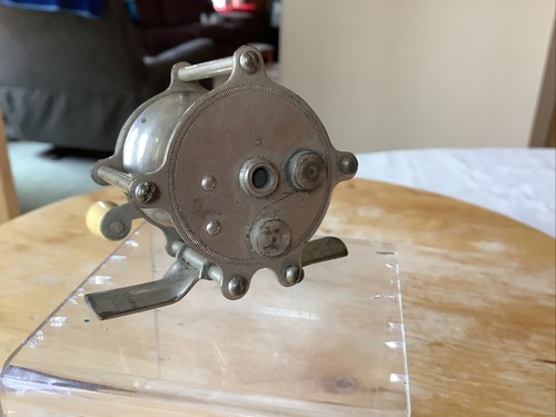Antique 1910-20s Hendryx No 60 Casting Fishing Reel (242) - Picture 3 of 5