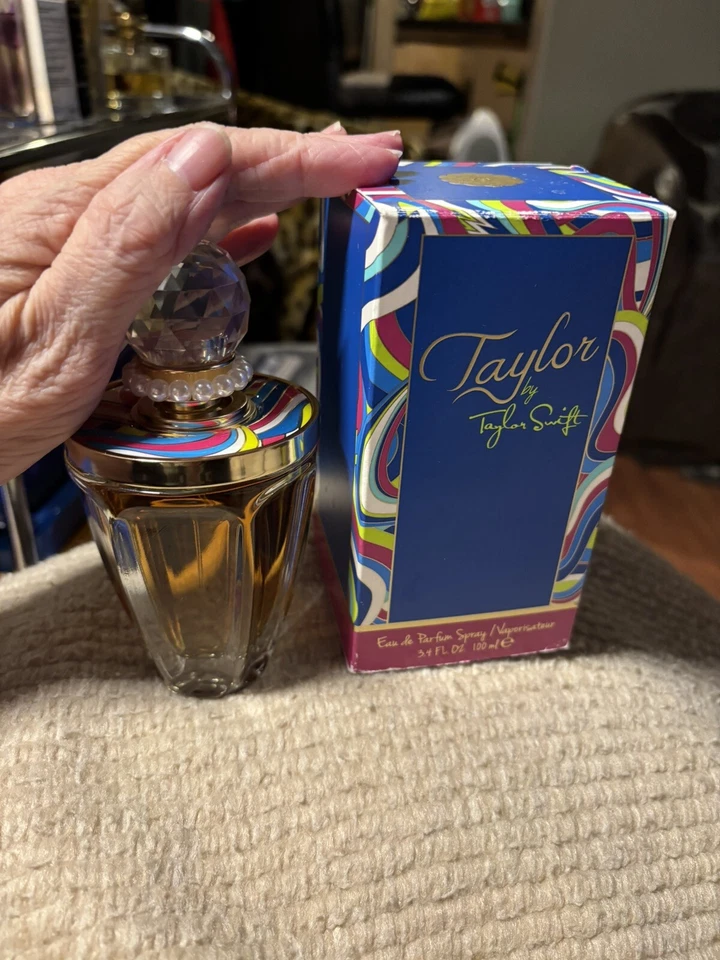 Taylor By Taylor Swift Perfume Discontinued 100ml (3.4 Fl Oz).  Rare!  Gorgeous! - Image 2 of 4