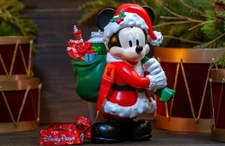 New 2025 Disney Parks Mickey Mouse Santa Sipper