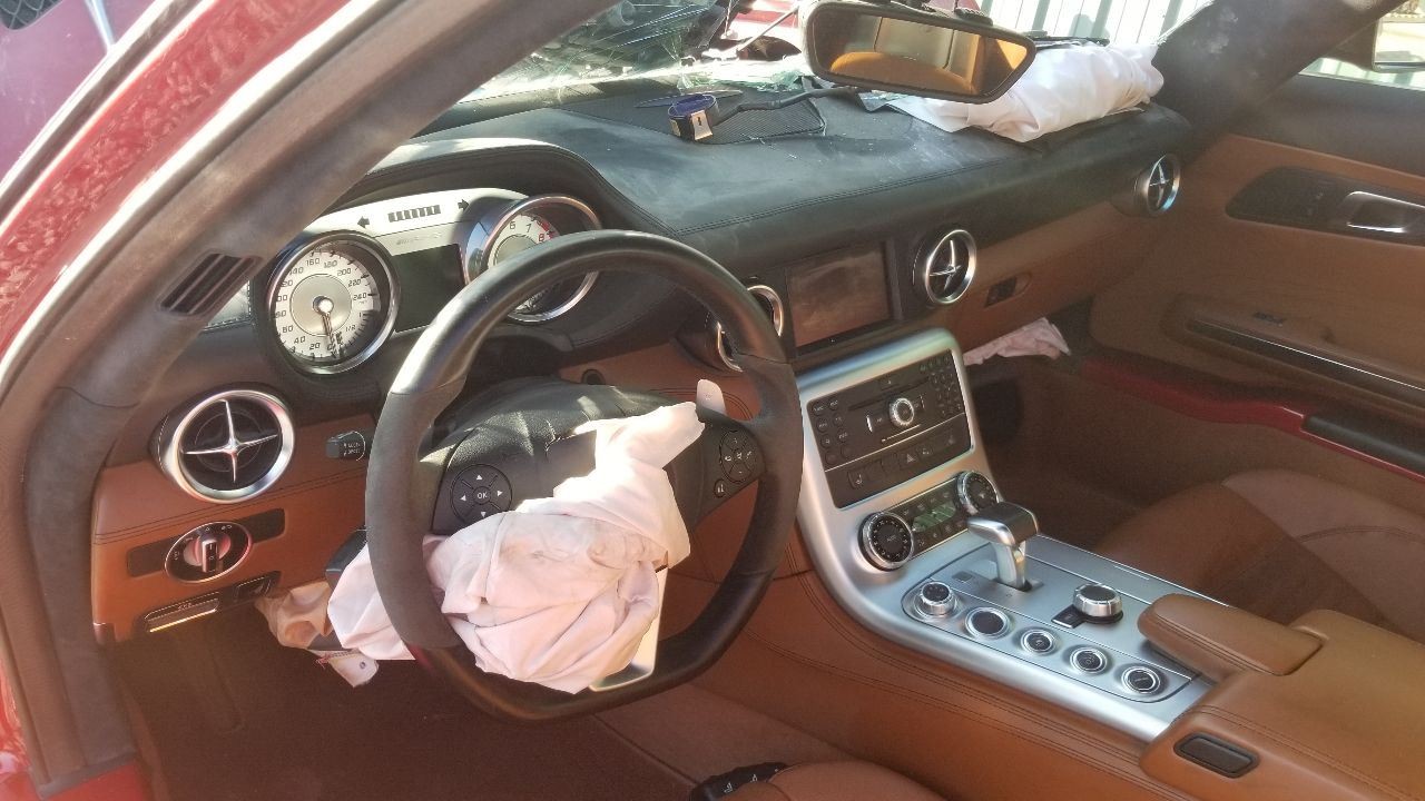 Mercedes-Benz SLS AMG FRONT+RIGHT Strut assembly