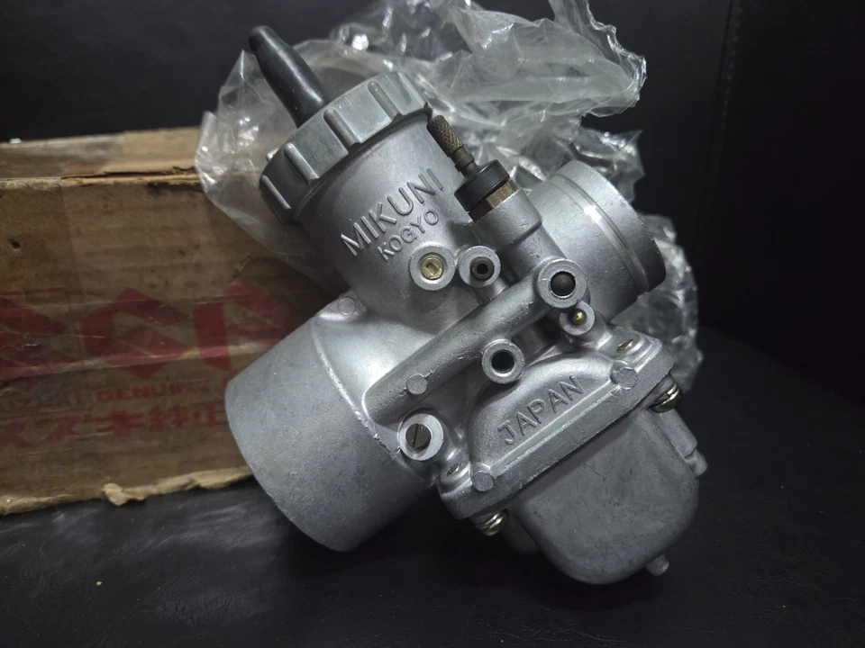  SUZUKI  RM250 RM370 CARBURETOR MIKUNI GENUINE NOS JAPAN P/N 13200-41660 / 76-77 - Image 2 of 4