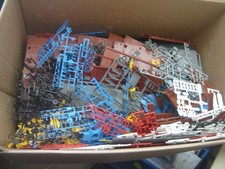 Kibri HO Karton Häuser- Bahnsteigteile ,div. Fahrzeugteile uvm "Gebraucht"(092)