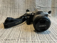 Minolta Maxxum 4 Date 35mm SLR Camera 28-80mm AF Zoom Lens Camera Case Included