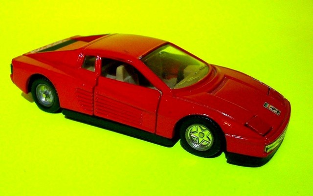 mc toy ferrari testarossa