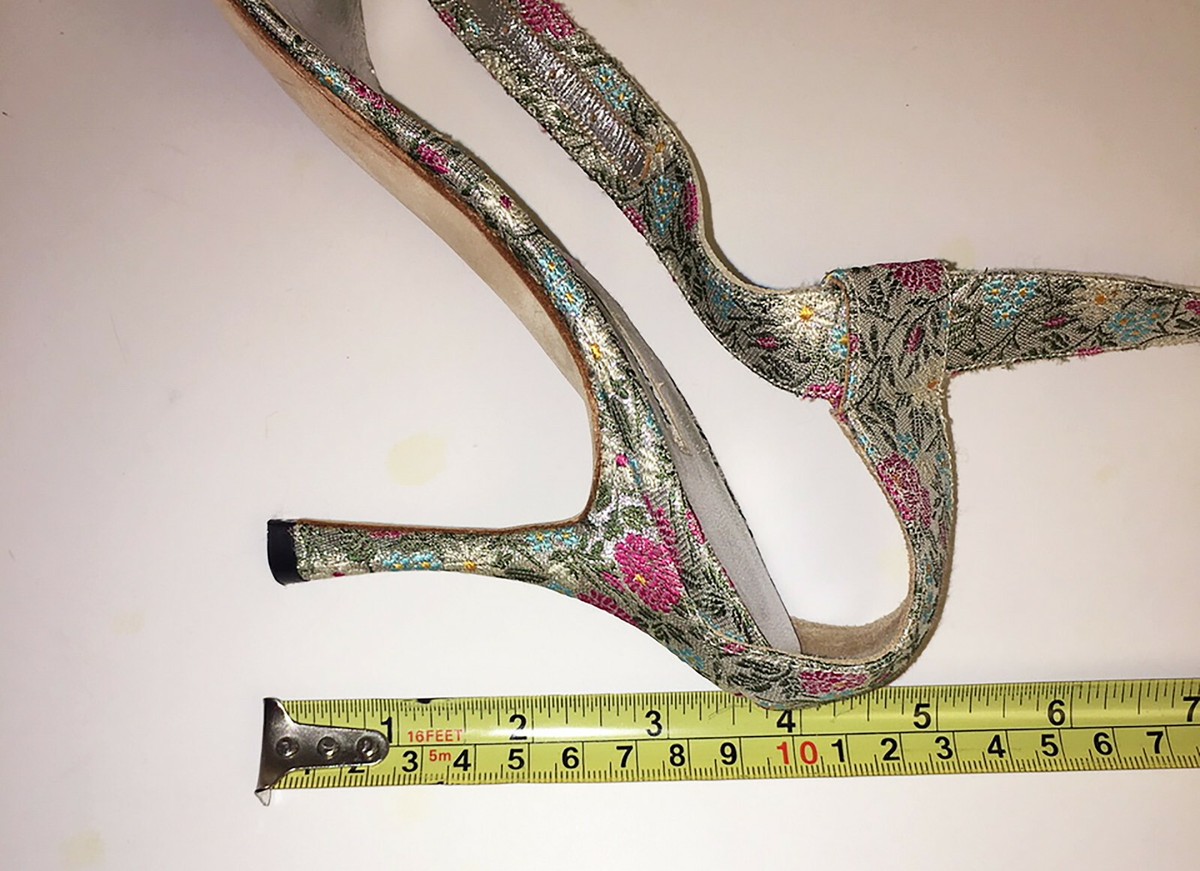 MANOLO BLAHNIK Brocade Jaquard Embroidered Floral Ankle MANOLO BLAHNIK Brocade Jaquard Embroidered Floral Ankle