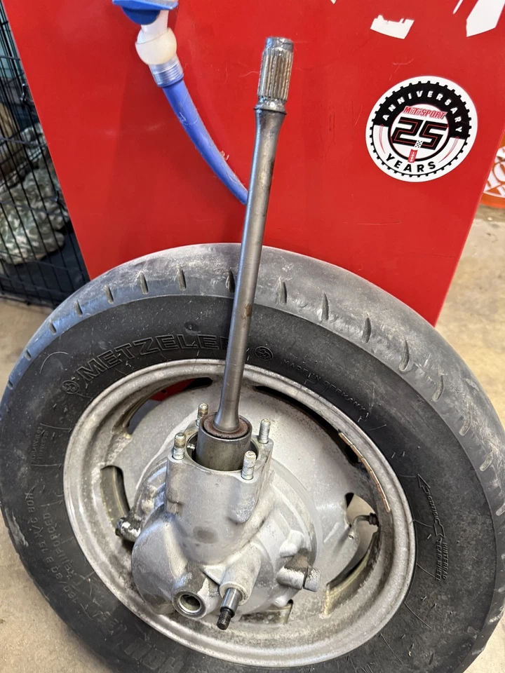 Yamaha Vmax 1200 1988 rueda trasera Foto 2 de 4